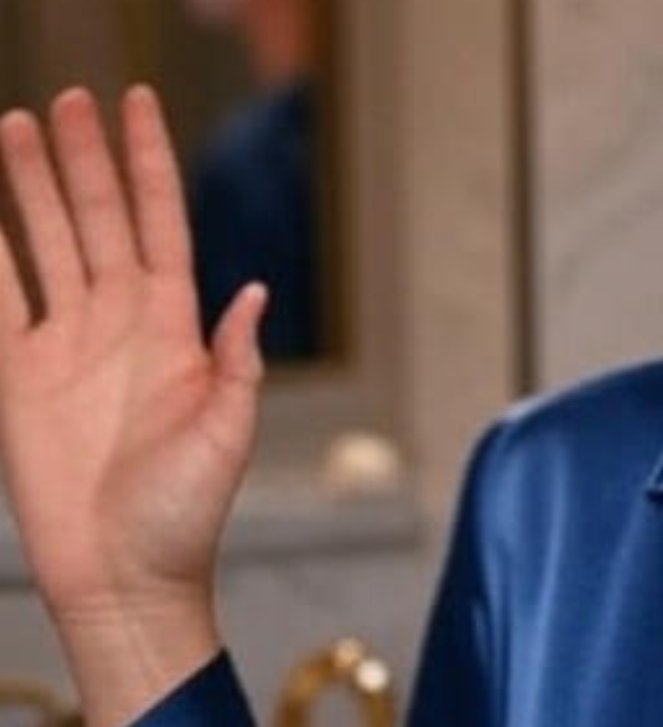 ACHTUNG AfD-VERBLÖDUNG‼️
"Die blaue Stewardess" 
<a href="/bluwingsAIRLINE/">Die blaue Stewardess</a>
nennt sich ein AfD-KI-Volksverblödungs-Account,der mit einer Blondine+flotten, rassistischen Sprüchen AfD-Propaganda verbreitet
Wahrscheinlich sind schon tausende AfD-Idioten in KI-Eva Braun verliebt!
#Verhältnisse