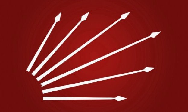 Bu saatten sonra CHP’li olmak, CHP’nin yanında olmak vatan borcudur. Artık sağcı solcu kalmadı. Elimizde bir vatan kaldı, bir de vatan hainleri.