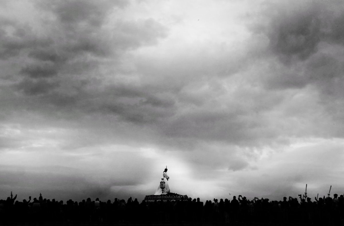 Ojalá EL Señor hiciera lo mismo que está haciendo el Nazareno de Santa Maria en Cádiz . Sería inolvidable #CofradíasMLG