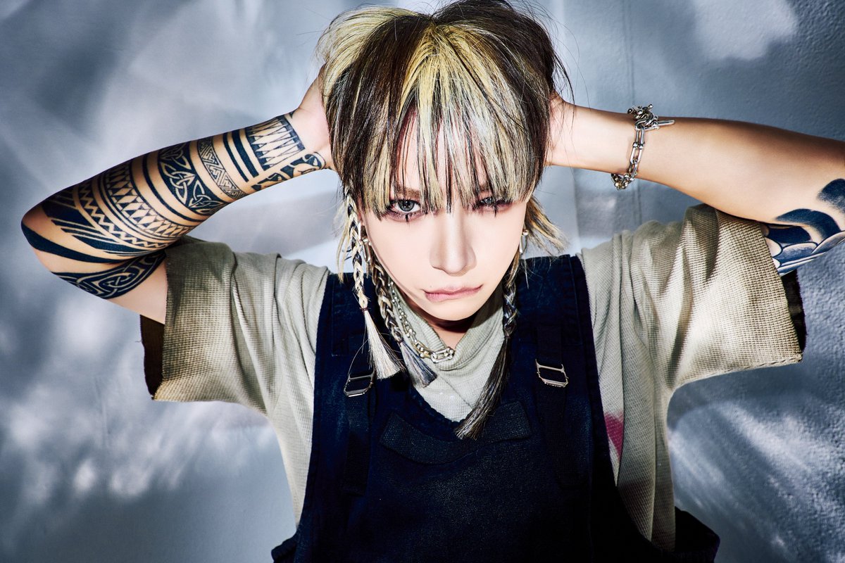 mitsu new look

<a href="/mitsu_official/">mitsu STAFF</a>