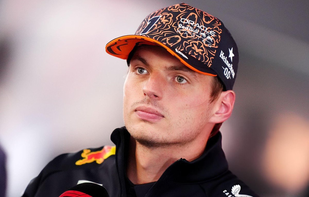 🗣️ | MAX VERSTAPPEN POST CARRERA:

"Durante toda la carrera tuve el mismo ritmo que nuestro equipo hermano".

"Eso no debería ser así, eso no es bueno".