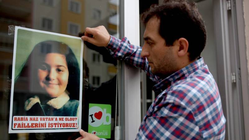 AYM'den kritik Rabia Naz kararı:

-"Soruşturma özensiz yürütüldü, yaşam hakkı ihlal edildi"

-"Görüntü kaydı alınmamış, savcı olay yerine gelmemiş"

-"Çoraplar delil listesine dahi yazılmamış, kritik tanığın ifadesi alınmamış"

-"Günlük elden ele gezmiş"
t24.com.tr/haber/aym-den-…