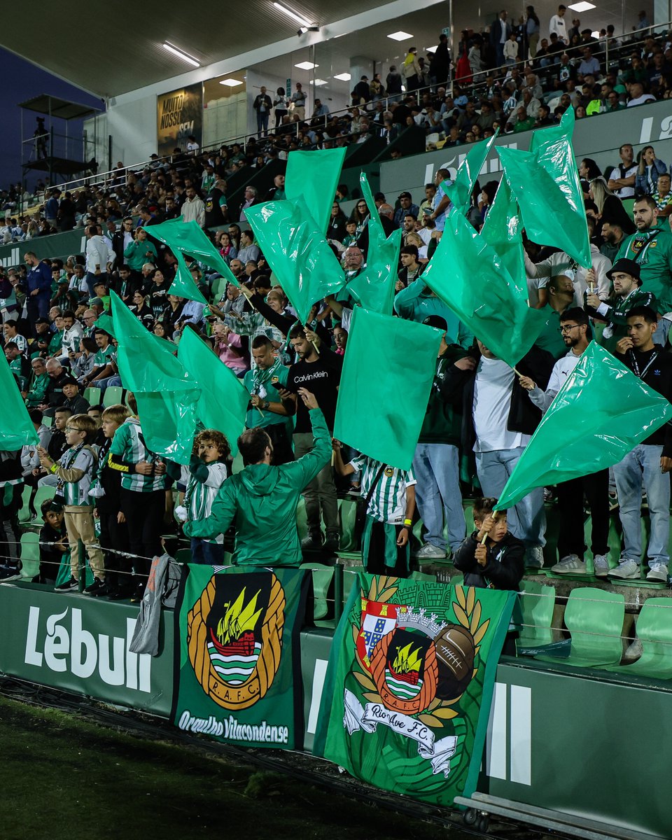 RioAve_FC's tweet photo. 📷 #RAFCSCB

#RemamosJuntos #LigaPortugalBetclic https://t.co/y3zFaC5se6