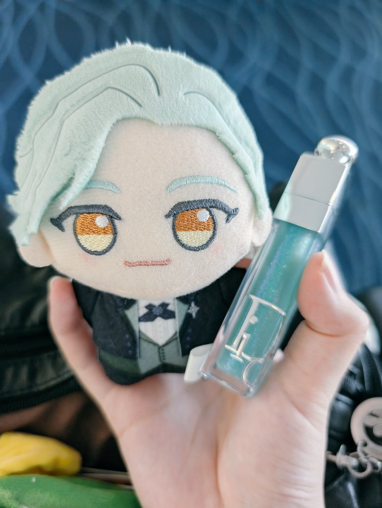 めっちゃレオンカラーのマキシマイザー免税店で買っちゃった✨