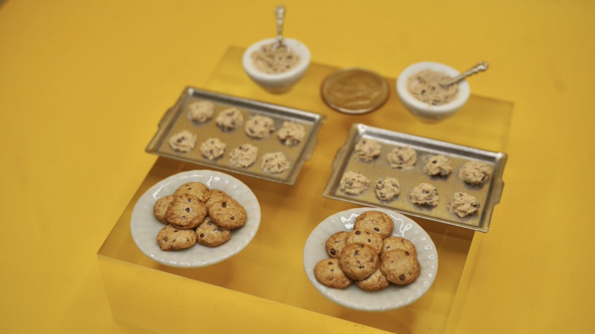 kyliesminis's tweet photo. i added two chocolate chip cookie sets to my shop 🍪 

#fyp #fy #miniature #miniatures #mini #minifood #miniaturefood #cookies #chocolatechipscookies #art #handmade #polymerclay https://t.co/FYRKQ8CwTC