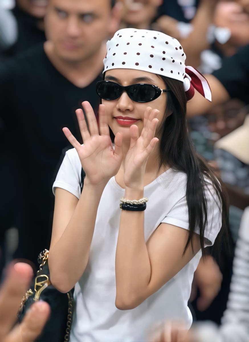 belovedSaro0808's tweet image. เหนื่อยไหม พักผ่อนเยอะๆนะคะ คนเก่ง 🌷🥹🤍✨️  #srchafreen 