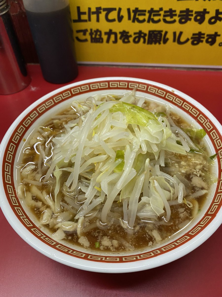 ラーメン二郎目黒店　メグジ
小ラーメン
店主がいるときがよき🍜

初心者はチェックしてから🔰⏩
youtu.be/Z5STCLNtb8g?si…