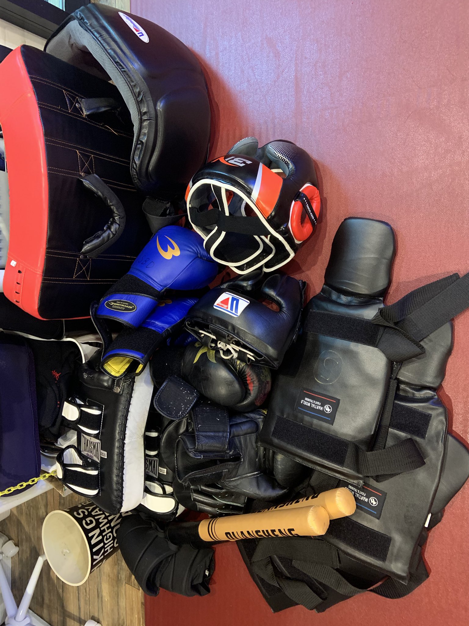 タイガースマスク 初代タイガーマスク スリーマークとりあえず完成です。 紐穴も糸