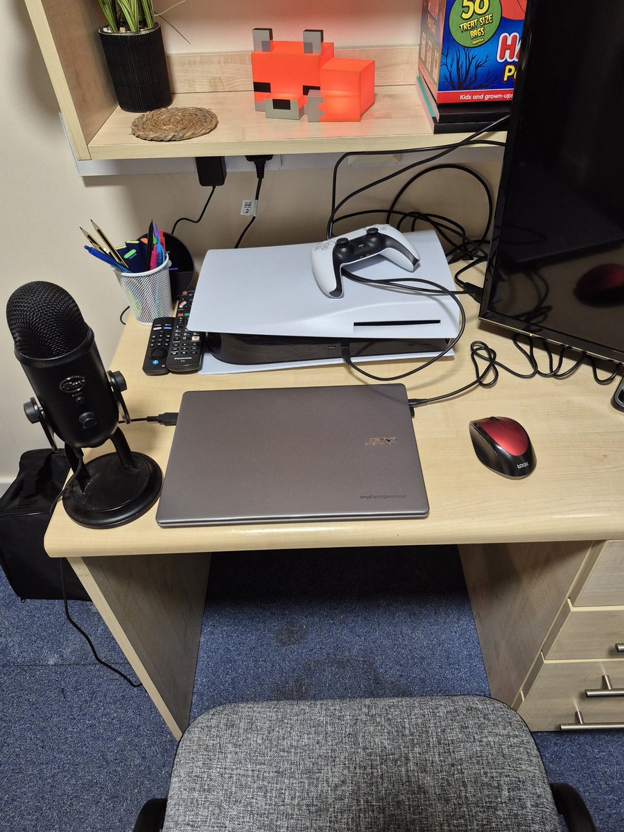 ReallyAlt tweet media