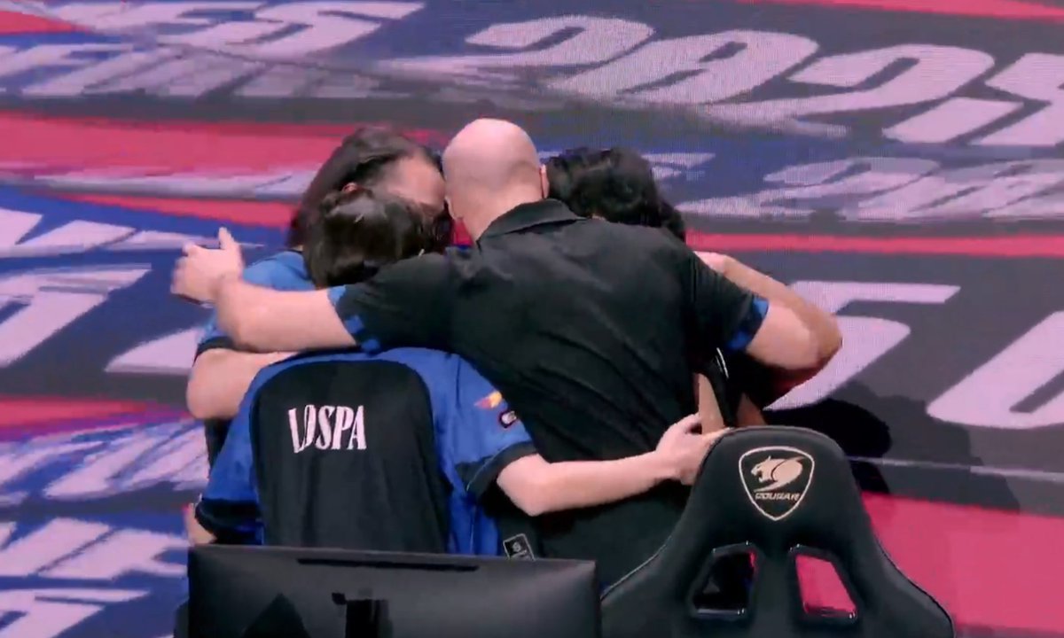 lol_es's tweet image. 🏆 Enhorabuena a @GIANTXLeague por hacerse con la victoria y coronarse campeones de #SuperligaDominos 

¡GG WP!