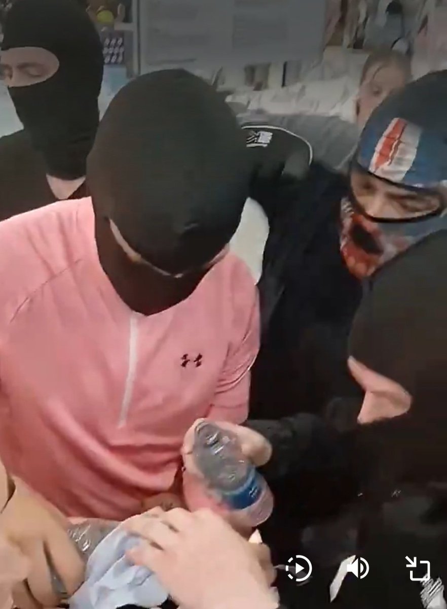 Concerned parents in Canary Wharf Shopping Centre

#canarywharf