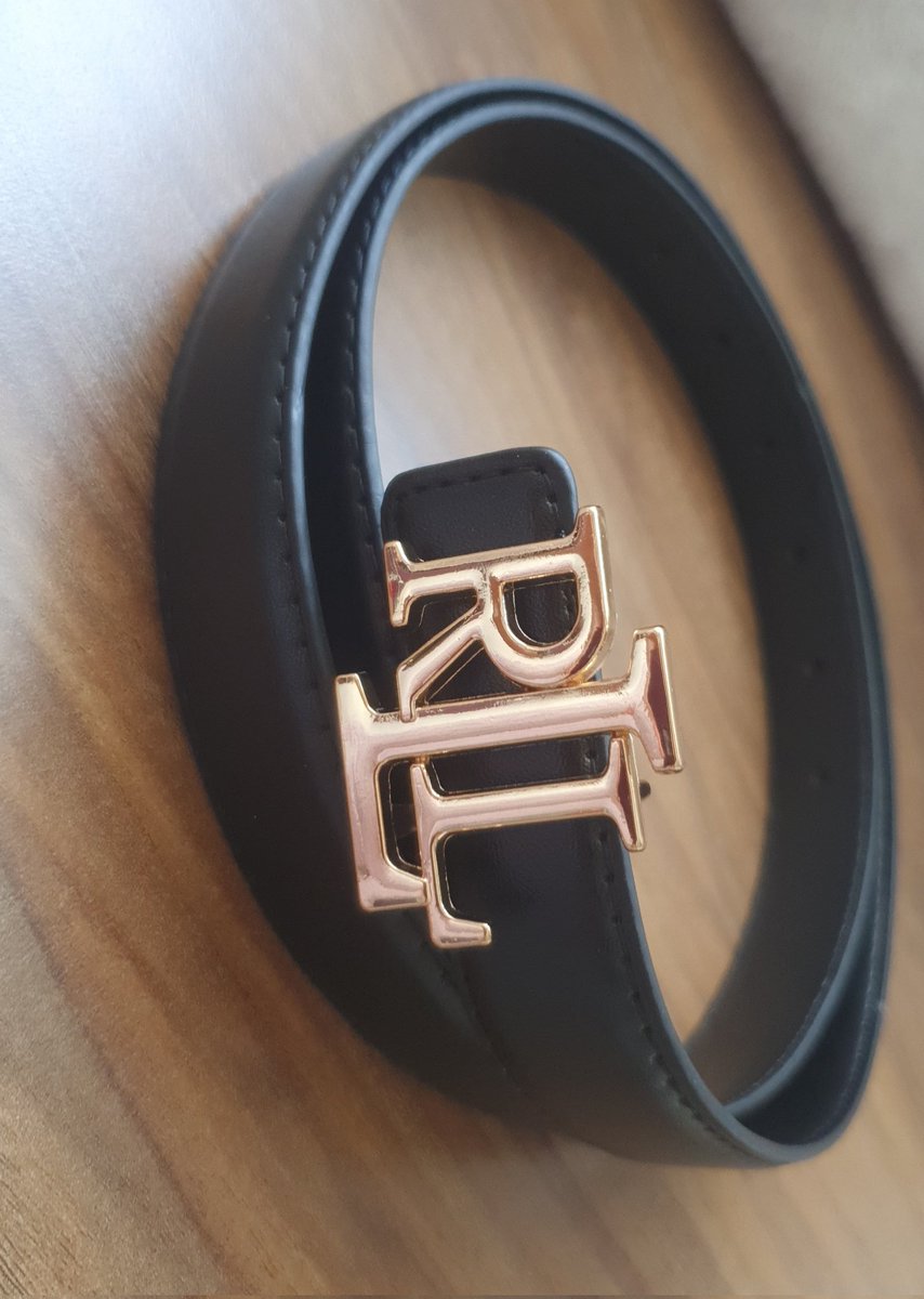 Ralph Lauren Siyah ve Kahverengi Kemer Satış
💜İkisinden de 2 adet mevcut
💜Uzunluğu 110cm
💜Sıfır hasarsız ürünlerdir 
Adet fiyatı=600tl
<a href="/bindersatis/">binder & sayfa satış</a>tr <a href="/bujo_satis/">bujo</a> <a href="/bujo_sell/">bujo sell</a> <a href="/Bujosatistr/">Bujo Satış/Devir</a> <a href="/herturlugort/">Her türlü go rt</a> @bindersatis #RalphLauren #Satış