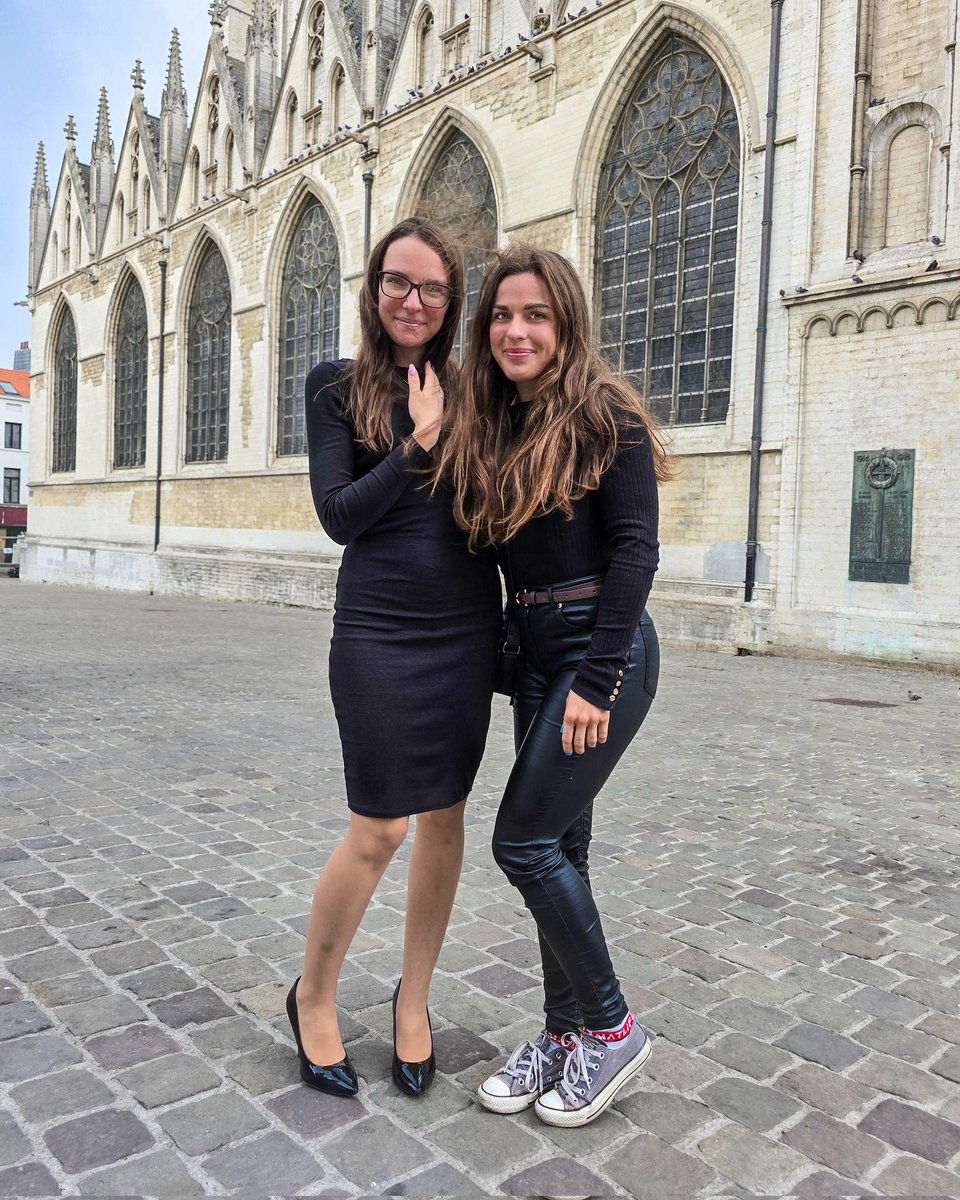 Niedziela ❤️

"Wierny bowiem przyjaciel potężną obroną, kto go znalazł, skarb znalazł. Za wiernego przyjaciela nie ma odpłaty ani równej wagi za wielką jego wartość" - Syr 6, 14-15

W tle piękna Notre-Dame de la Chapelle Polskiej Wspólnoty Katolickiej w Brukseli 🙂