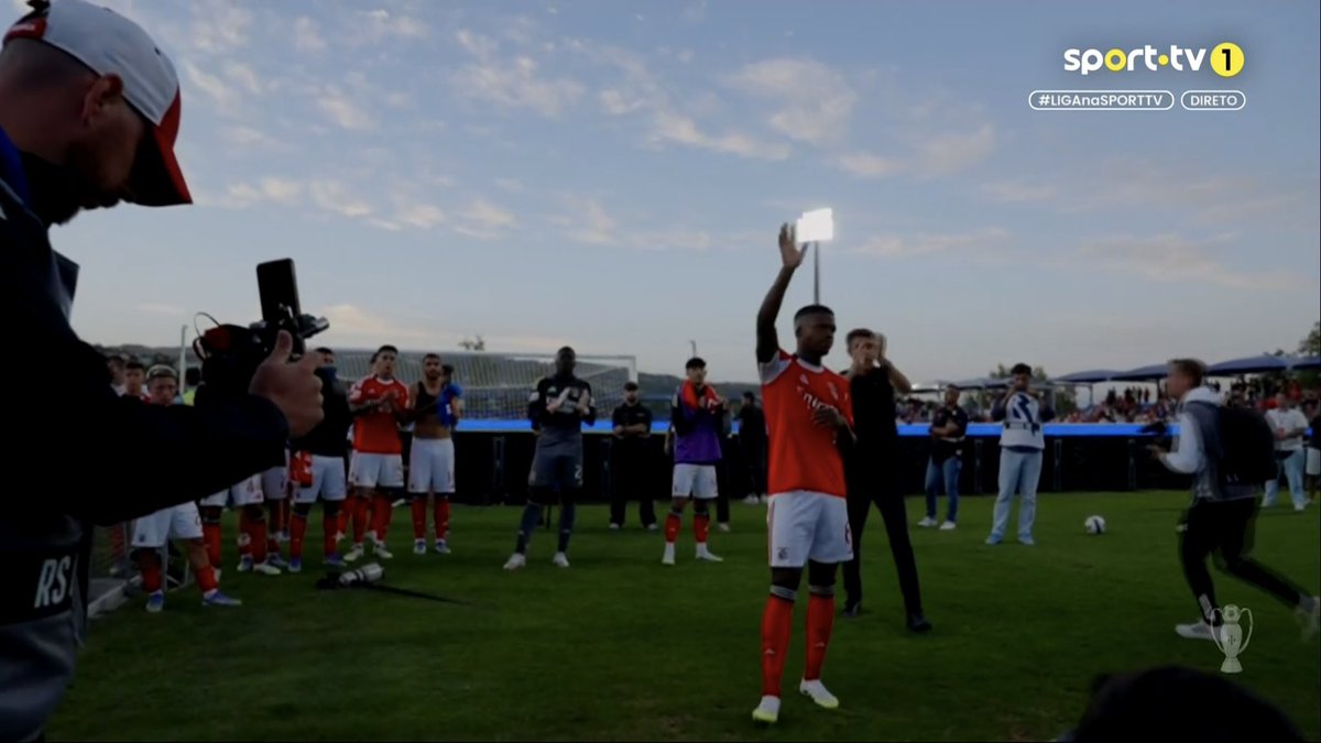 A merecida despedida de Florentino.
Muitos anos de Benfica.