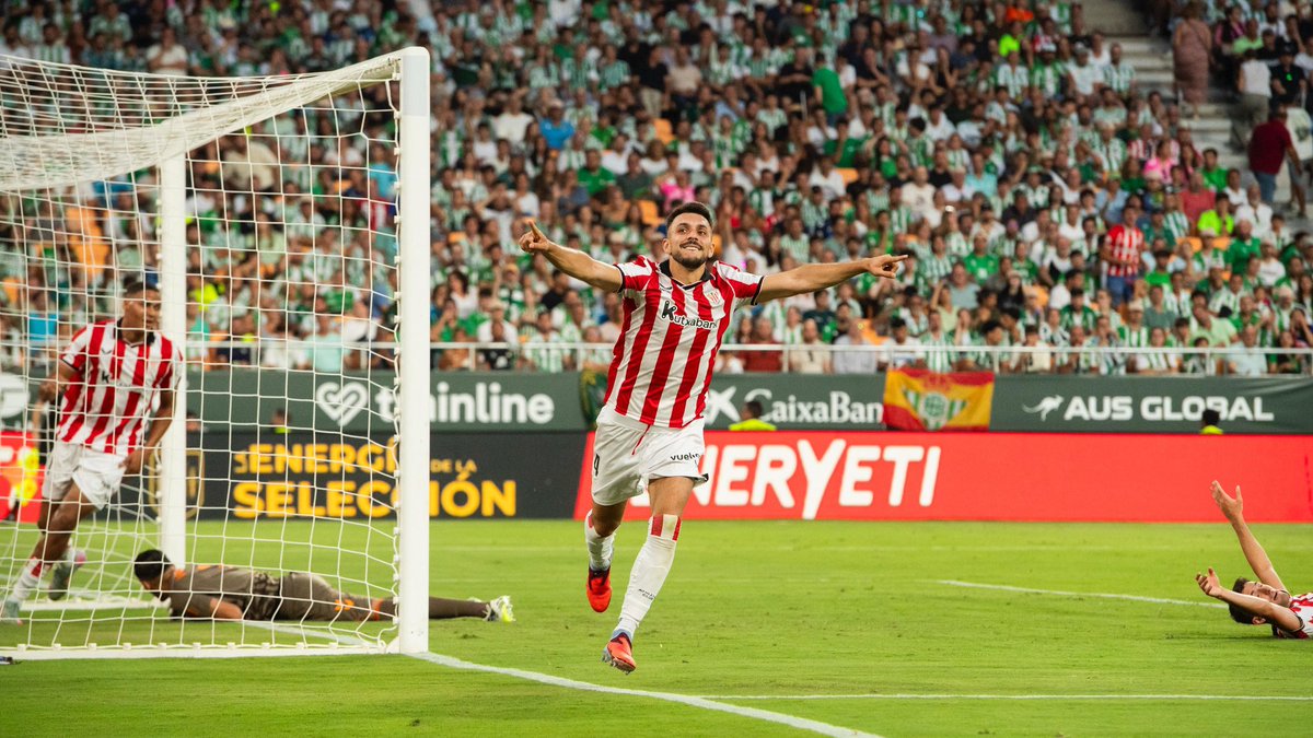 Imanol_A13's tweet photo. Su actuación de hoy confirma lo que dije hace una semana, cuando Aitor Paredes es un central pesimista su nivel aumenta notablemente.

Partidazo el suyo controlando al Cucho Hernández junto a Dani Vivian y mostrándose fiable cuando le tocaba sacar balón.

Pletórico, Aitor.