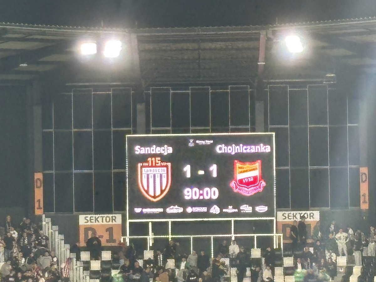 Leszek Bartnicki (@lbartnicki) on Twitter photo Dobra I połowa i gorsza II. Otwarcie stadionu <a href="/SandecjaNS/">Sandecja Nowy Sącz</a> bardzo efektownie wyglądało na trybunach (komplet 8111 widzów) i trochę gorzej na murawie. Remis z przebiegu gry sprawiedliwy, a obie drużyny powinny się liczyć w walce o awans. Dobra I połowa i gorsza II. Otwarcie stadionu <a href="/SandecjaNS/">Sandecja Nowy Sącz</a> bardzo efektownie wyglądało na trybunach (komplet 8111 widzów) i trochę gorzej na murawie. Remis z przebiegu gry sprawiedliwy, a obie drużyny powinny się liczyć w walce o awans.