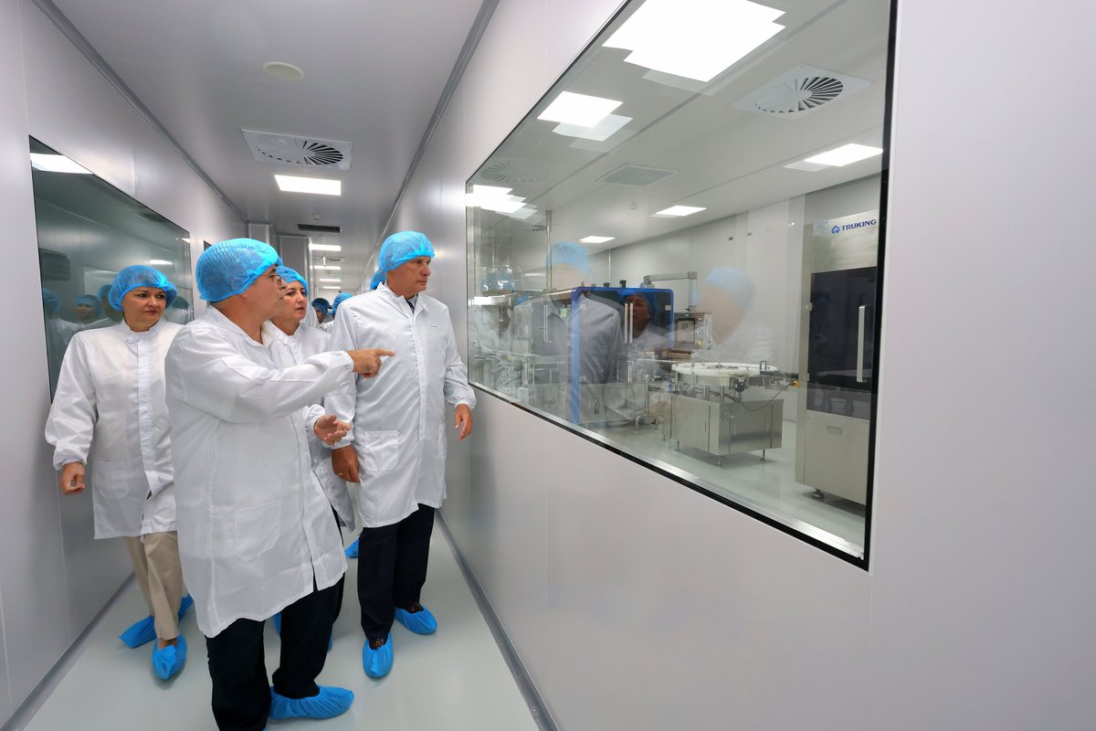 🇻🇳🇨🇺| Inauguró el Primer Secretario del Comité Central del Partido Comunista y Presidente de la República, <a href="/DiazCanelB/">Miguel Díaz-Canel Bermúdez</a>, en Hanoi, planta de alta tecnología para la producción de medicamentos de la recién creada empresa mixta vietnamita-cubana Genfarma

👉🔗acortar.link/r8gfYG