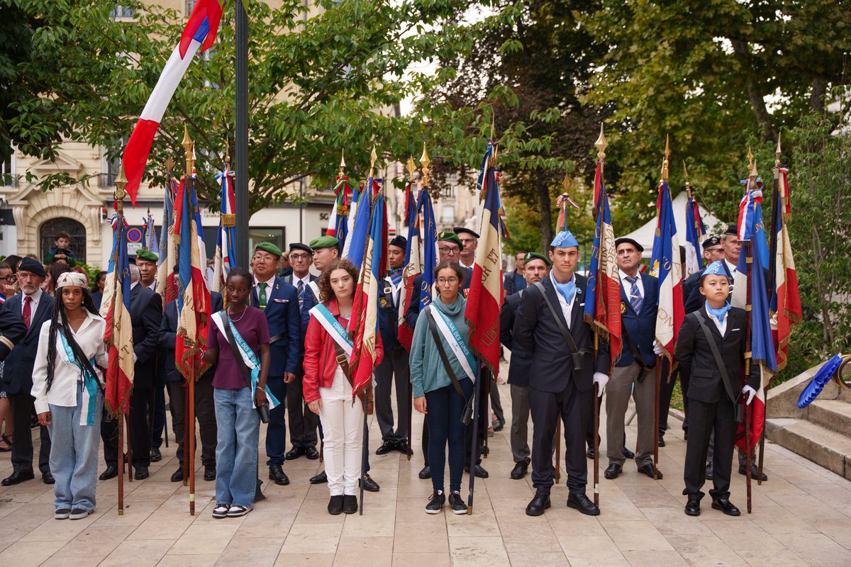 #ColombesSeSouvient | 

Il y a 81 ans, #Colombes était libérée de la barbarie nazie par le courage de résistantes et de résistants. Leur message reste brûlant d’actualité : la #liberté et la #démocratie ne sont jamais acquises !

Aujourd’hui, la peste brune du fascisme avance à