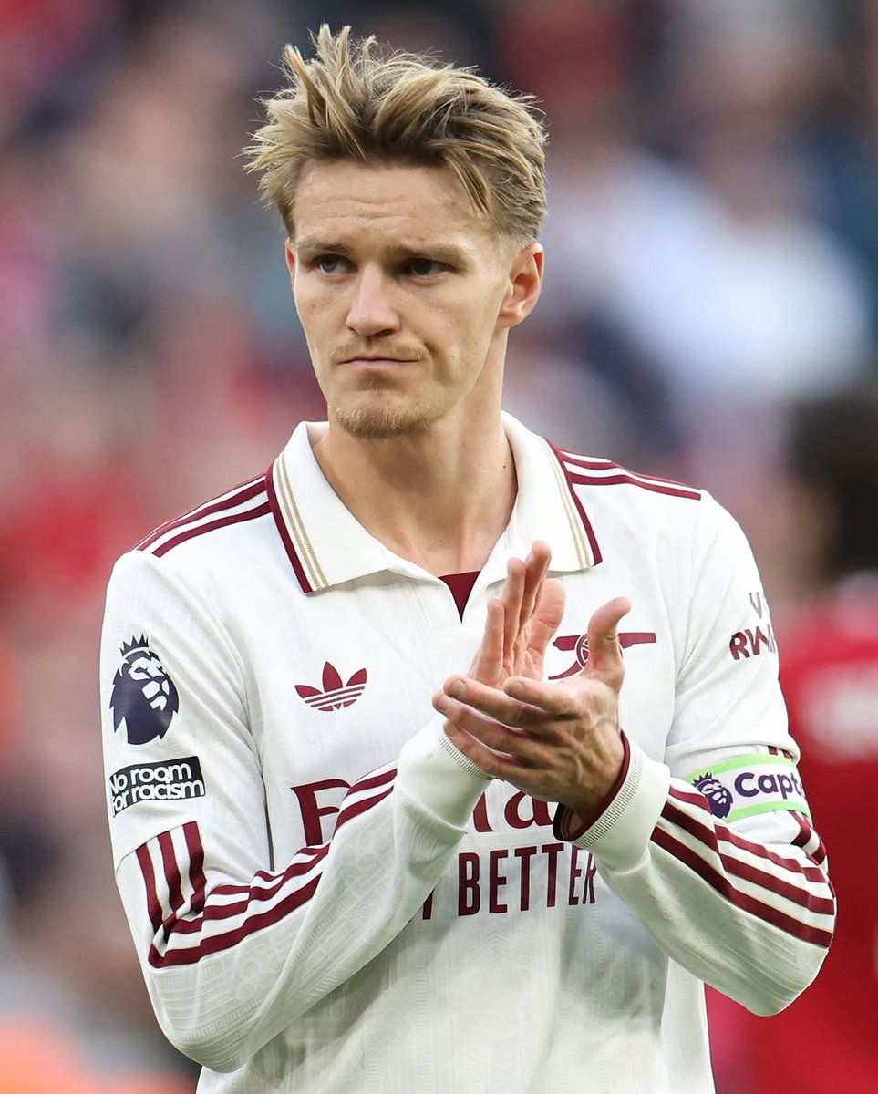 drygha1's tweet image. Siku zinavyoenda badala ya kuwa bora anazidi kuflop #odegaard