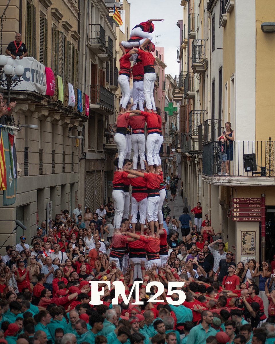 Festa Major de Vilafranca (@fmvilafranca) on Twitter photo Els <a href="/Xicots/">Xicots de Vilafranca</a>, a la Diada de Sant Ramon, han descarregat un 4 de 7 amb l'agulla i un 5 de 7, després d'un intent desmuntat. Han tancat la seva actuació amb sis pilars de 4.
#fmvila Els <a href="/Xicots/">Xicots de Vilafranca</a>, a la Diada de Sant Ramon, han descarregat un 4 de 7 amb l'agulla i un 5 de 7, després d'un intent desmuntat. Han tancat la seva actuació amb sis pilars de 4.
#fmvila