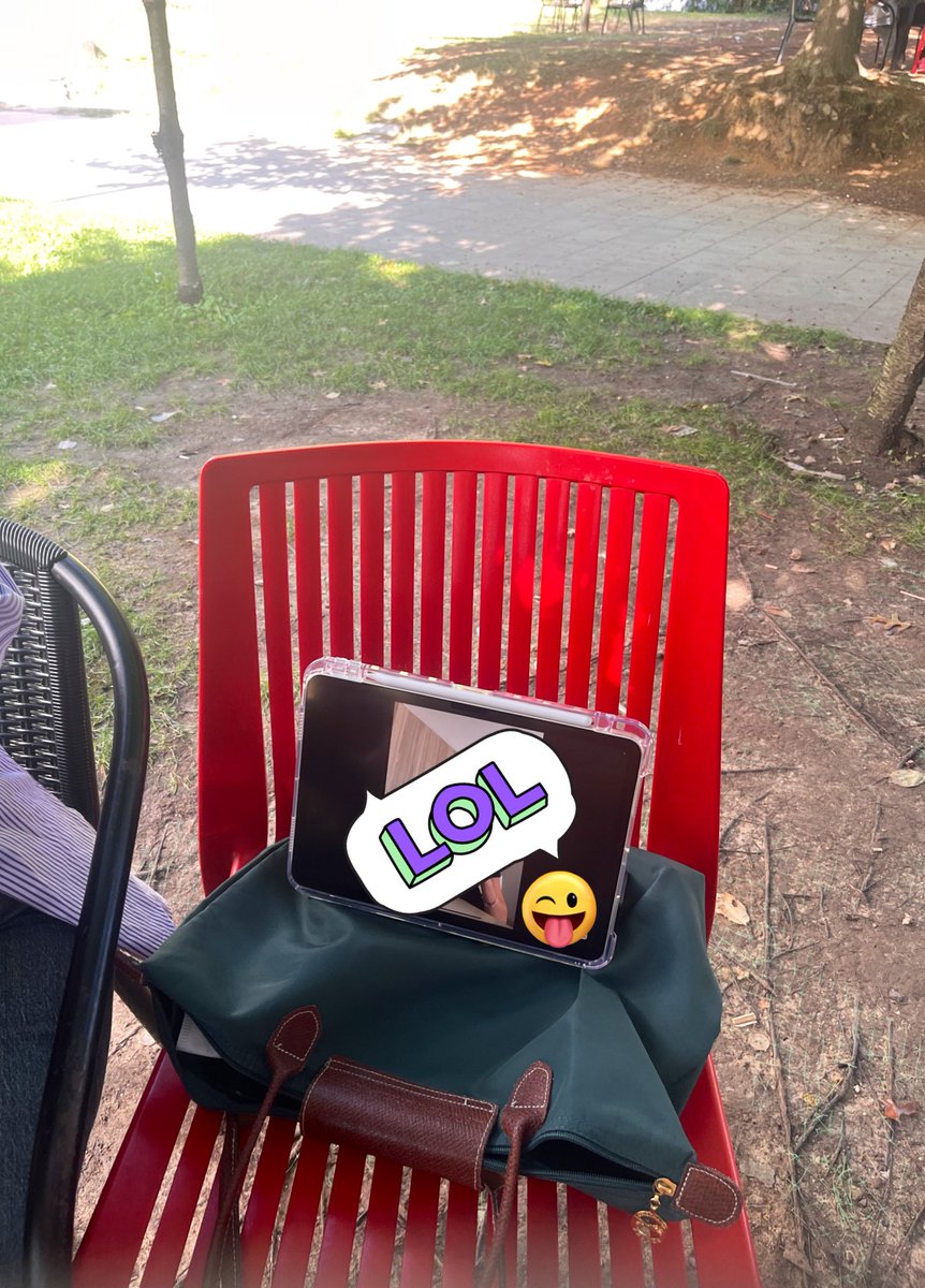 med sandalye savaslarına son 22 gün özledik yalan mı söyleyelim
he bu arada evet sandalye dolu arkadasım oturuyo görmüyo musunuz????