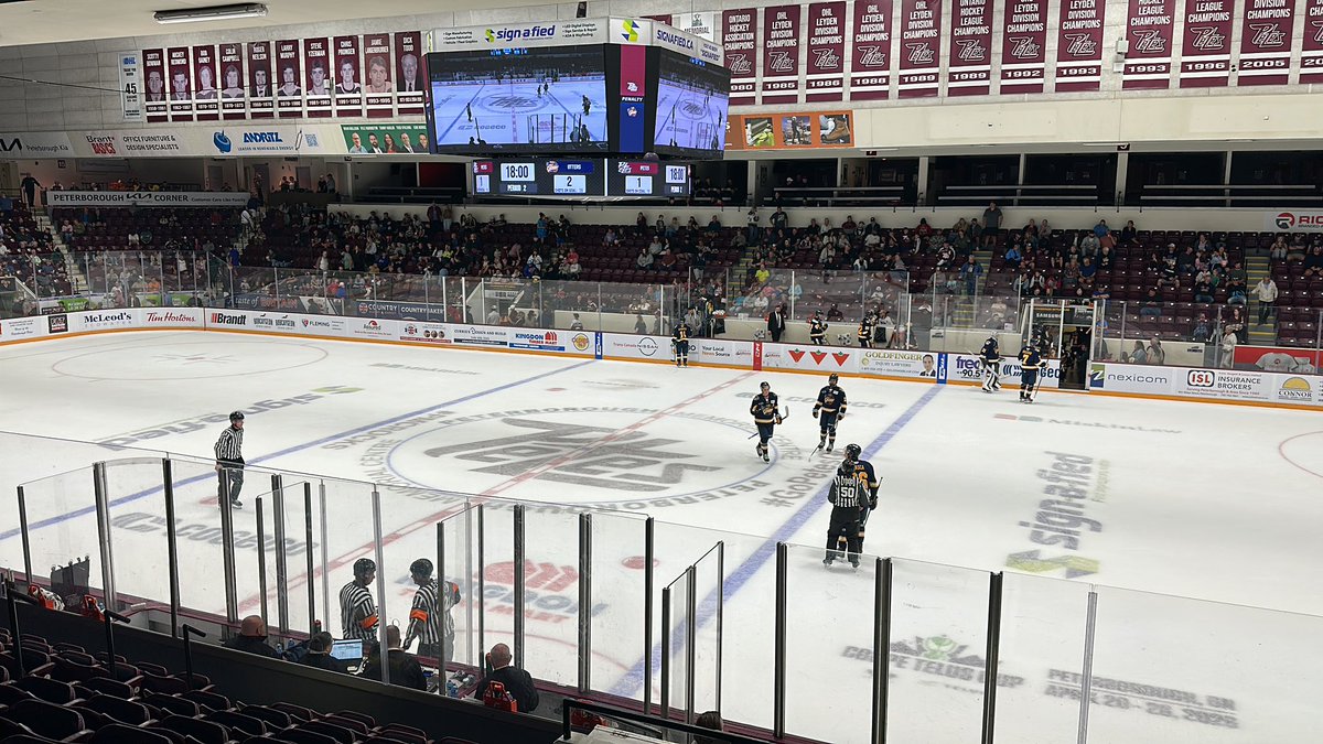 After a chippy second period <a href="/ErieOtters/">Erie Otters 🦦</a> lead the <a href="/PetesOHLhockey/">Peterborough Petes</a> 2-1