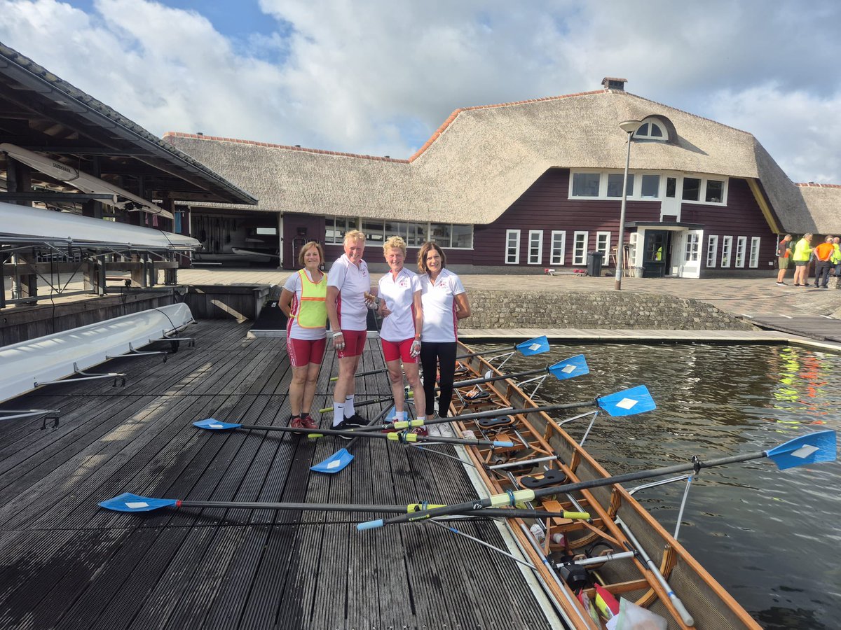 IVerkaaik's tweet photo. Fraaie en sportieve #roeimarathon georganiseerd door @RVWillem3 te #Amsterdam. Deelname door 21 ploegen o.a. Roei en Zeil #Gouda. De 58 roeikilometers zijn onder prima weersomstandigheden afgelegd. #KNRB. https://t.co/nNoRDtYnTL
