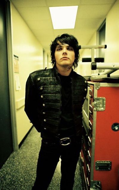 hourly mcr (@h0urlymcr) on Twitter photo 
