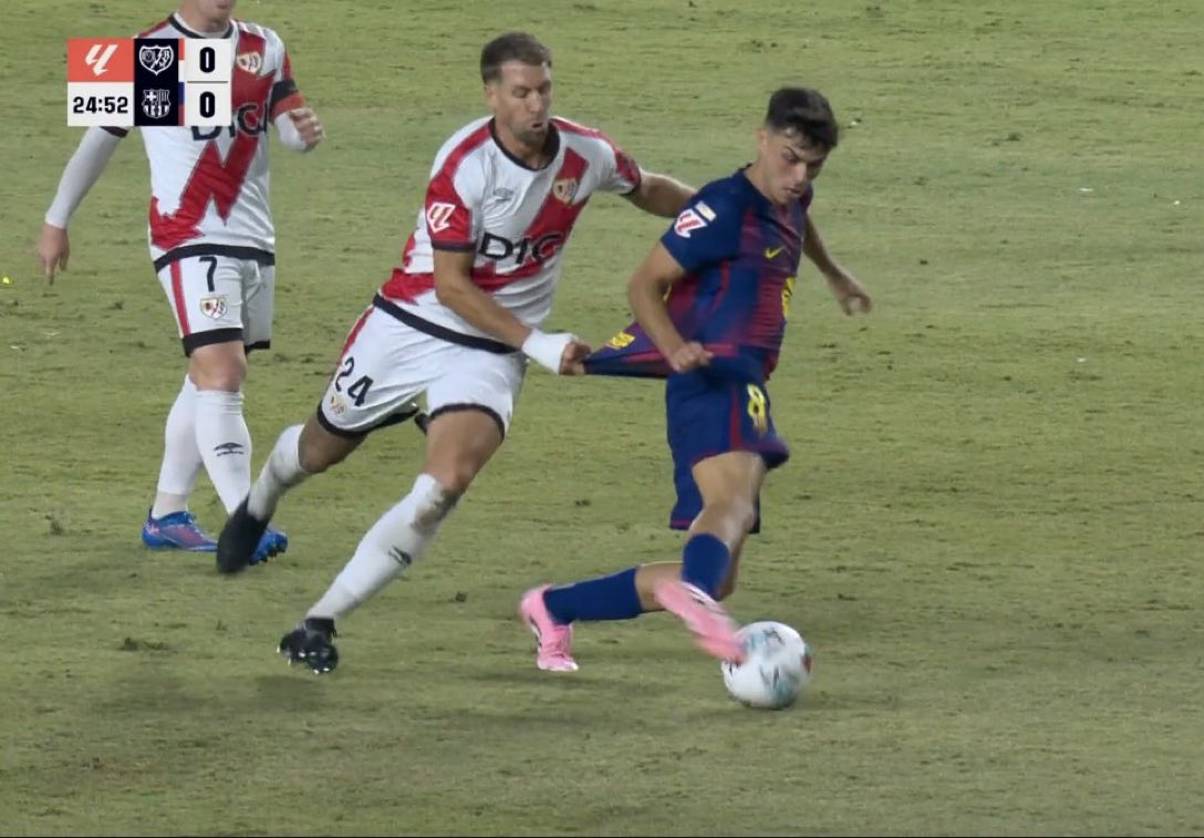 bro just buy the damn shirt😭😭😭😭