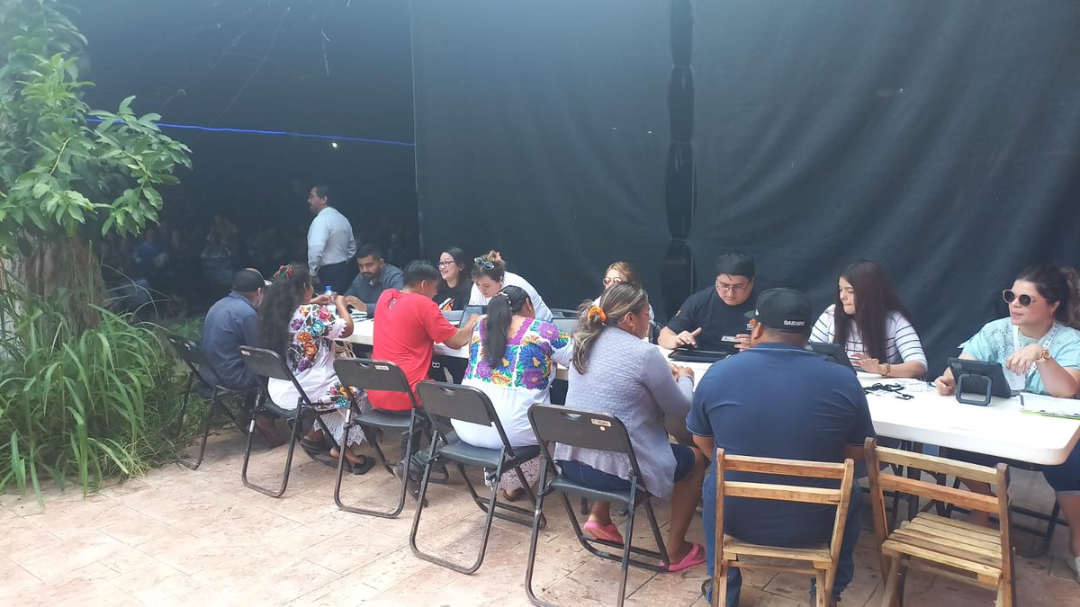 Hoy estuvimos en el municipio de Oxkutzcab dando seguimiento a la asamblea organizada por Jala'acho'ob, como parte de la actividad que indica la ley para las organizaciones que buscan constituirse como partidos políticos locales en Yucatán.