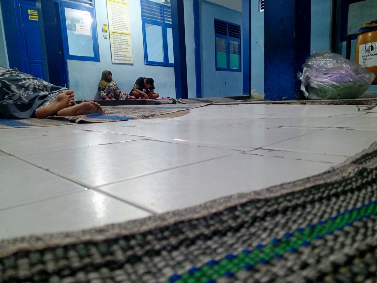 Jam 2 bengi brebeki wong turu cah