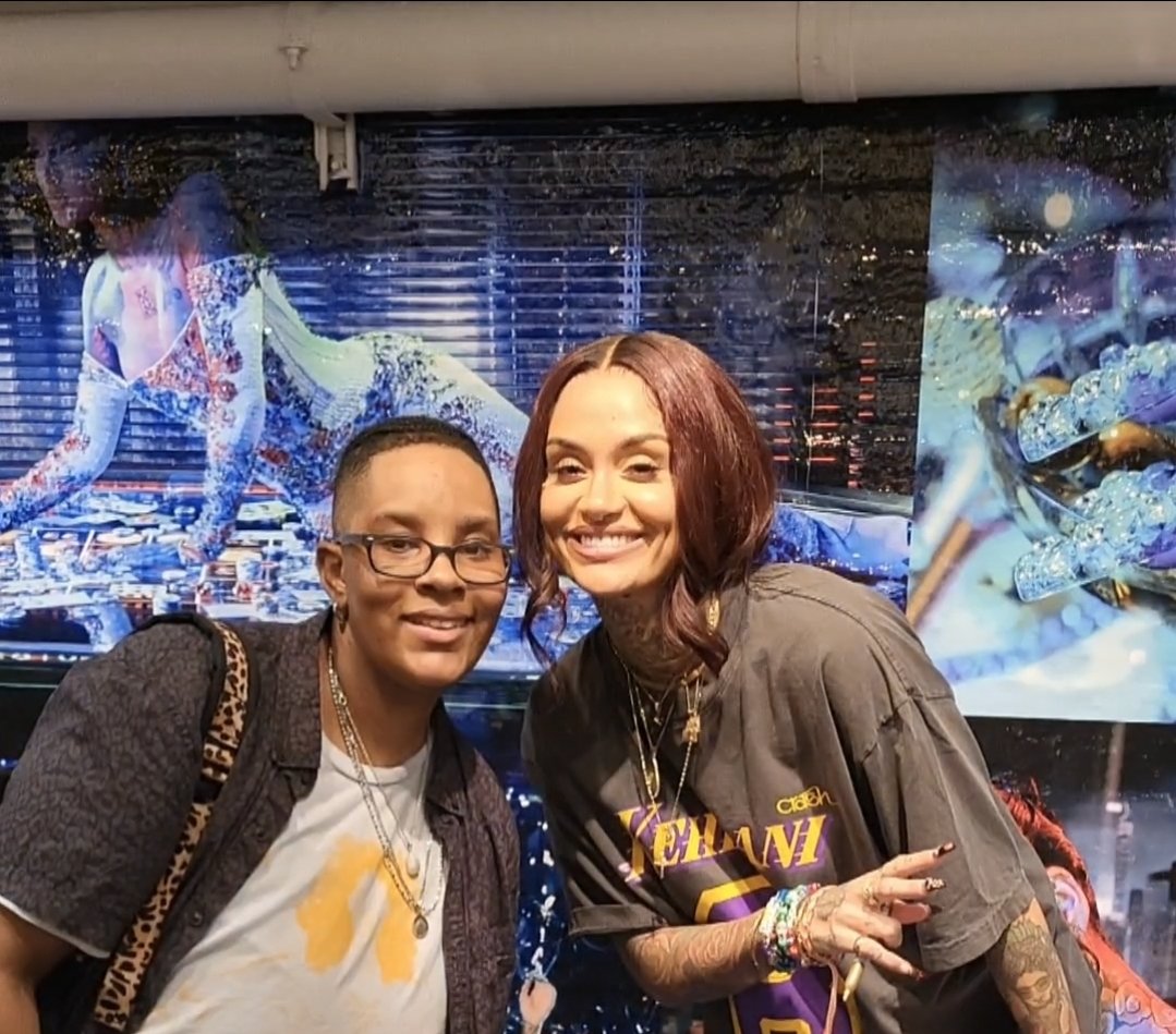 beyondbinary91's tweet photo. I want to put these side by side so ya'll know it's real. 😆 #Kehlani #TSNMI #TSNMIMOB #CrashEra #CrashTour #CrashWorldTour #CrashPopup https://t.co/1wtbPNjFbw