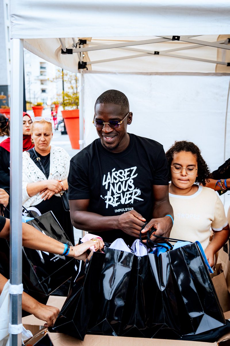 Journée exceptionnelle auprès de Impulstar ! Pour la distribution de fournitures scolaires pour des centaines de jeunes. 

Bravo Impulstar d’être utile à ceux qui en ont le plus besoin. 

“L’encouragement est à l’enfant ce l’eau est à la plante.” #BackToSchool