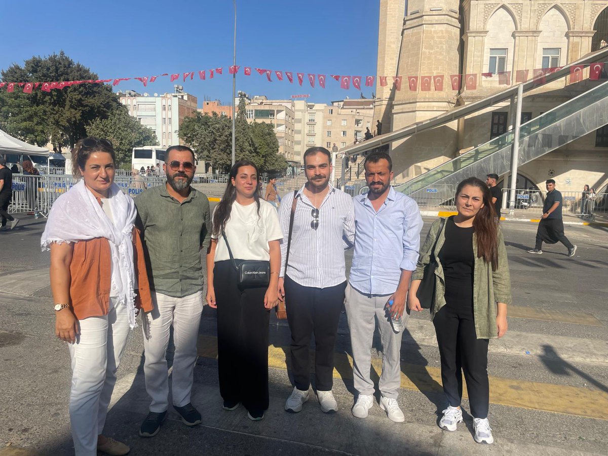 UrfaOhd's tweet photo. Demokratik Kurumlar Platformu'nun 1 Eylül Dünya Barış Günü vesilesiyle Barış ve Demokratik Toplumun tesisi için "Demokratik Toplum için Barışa Ses Ver" şiarıyla gerçekleştirdiği mitinge katılım sağladık.

Ji Bo Civaka Demokratîk Deng Bide Aştî yê!

#BarışaSesVerRiha https://t.co/hvi3KR4Utg