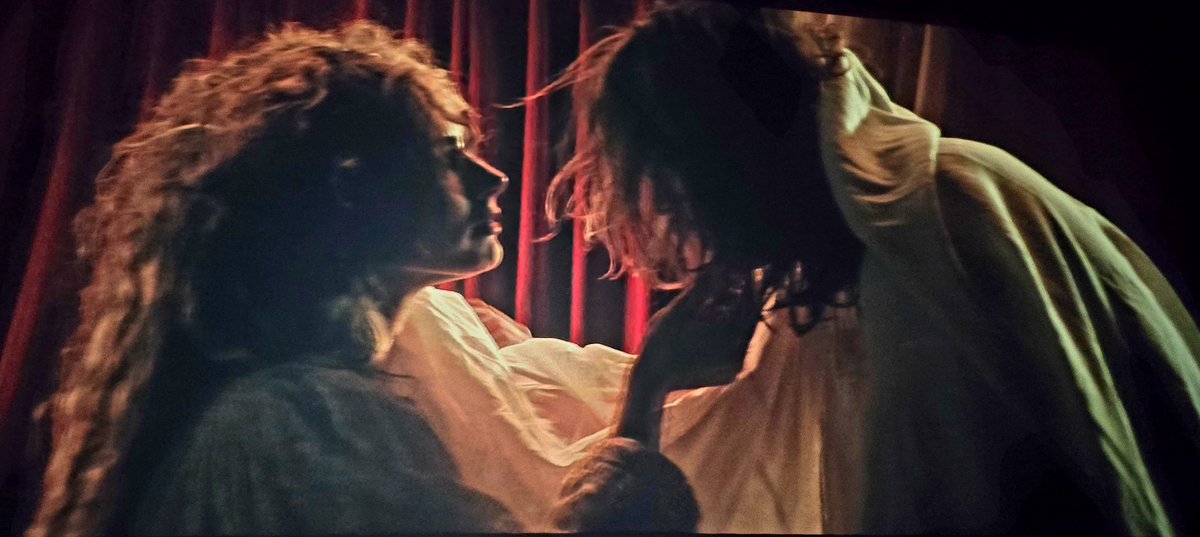 VolcanoRedRed's tweet image. Caught #DraculaALoveTale (2025) by #LucBesson, gorgeous visuals, but where’s #Stoker’s soul? #CalebLandryJones’ Dracula &amp;amp; creepy makeup didn’t bite for me😬 #Dracula