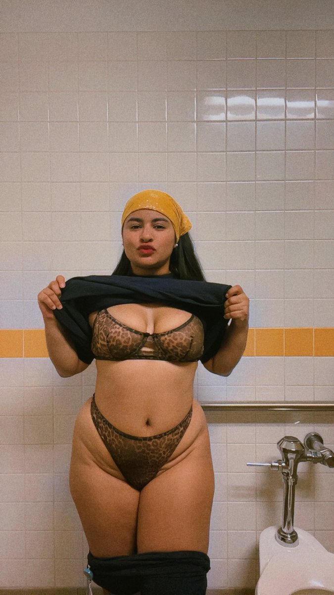 Unasss en el baño del trabajo, estos días estoy demasiado horny 😩🥵🔥🔥