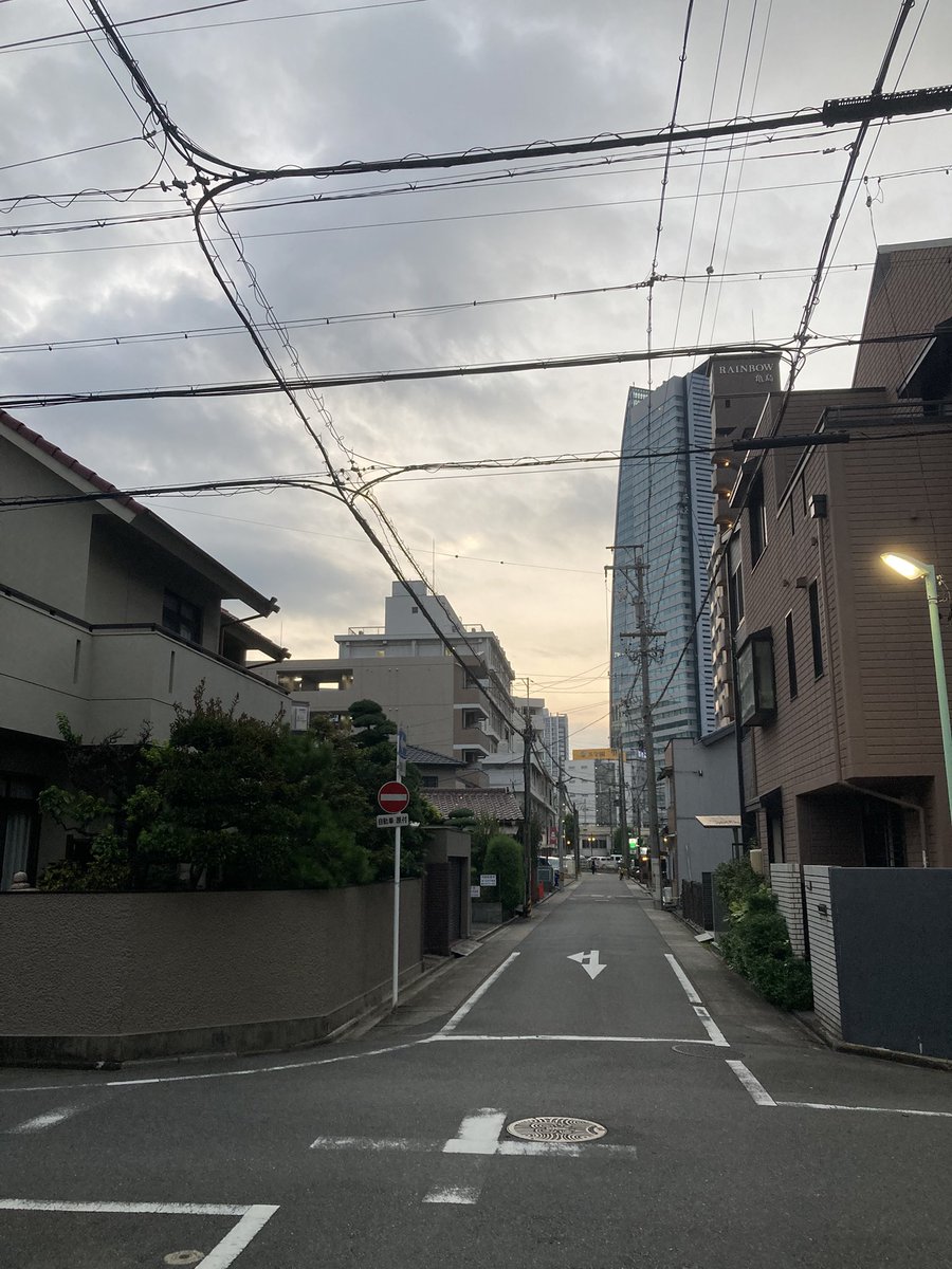 お早うございます😊　9/1月曜日　名古屋

5時半26℃  日中34℃  昨日は40℃😱

水分補給大切⚠️ タオル必須　休憩☕️も

5連勤明日で終い　水、木曜日連休🎌

今月も頑張って行きまっしょい❗️💪🤛