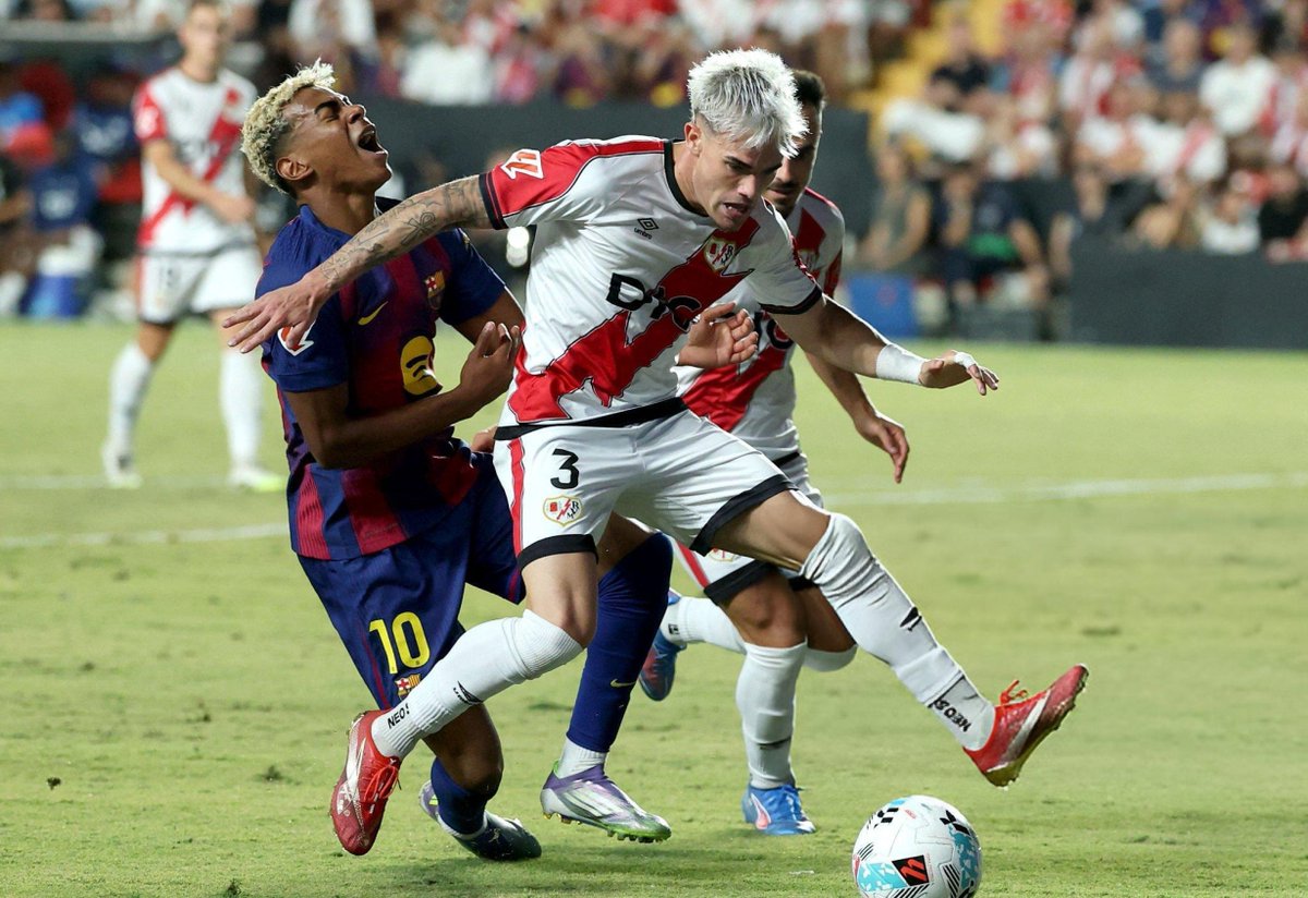 .<a href="/javigiorgetti/">Javi Giorgetti</a>: "For me it was a penalty, but the fact that VAR is not working correctly is shameful... And people will take advantage of this to make jokes about Barça, but it's Rayo's fault that the system is not working properly."