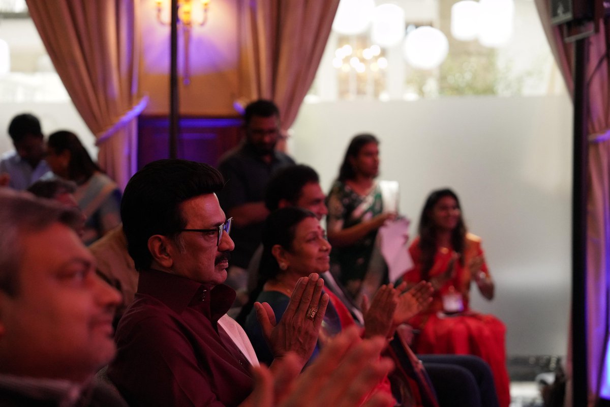 mkstalin's tweet image. வேர்களை மறக்காத ஜெர்மனி நாட்டுத் தமிழ் உறவுகள் அடைந்துள்ள உயரம் கண்டு உள்ளம் பூரித்தேன். அவர்கள் அளித்த வரவேற்பின் ஆரவாரத்தில் அகம் குளிர்ந்தேன்.

தமிழ்நாட்டுக்கு வாருங்கள், நமது #DravidianModel அரசு அமைத்து வரும் தமிழர் தொன்மையின் பண்பாட்டுச் சின்னங்களைக் காணுங்கள்!

உங்கள்…