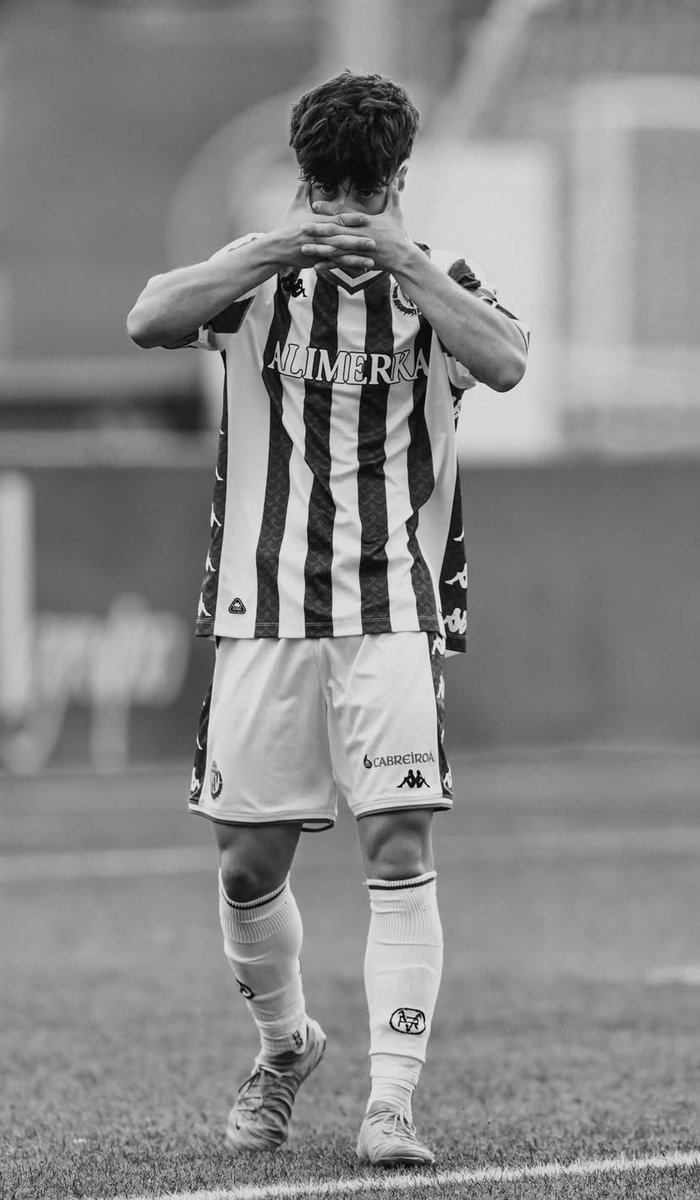 Primer rugido de muchos de Hugo Calvo (extremo, 2007) en la banda del Juvenil A

Hoy, tras una buena combinación del equipo, se la cruzó a Gonzalo tras un buen pase de Olan
