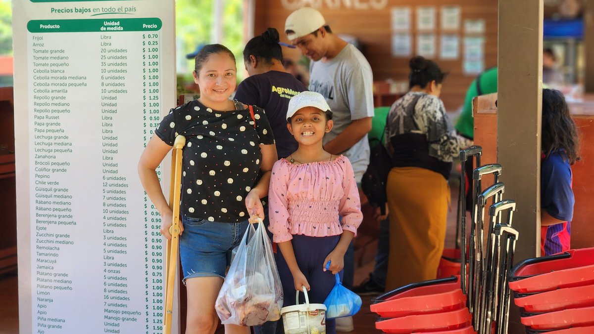 ¿Ya probaron la carne que se venden en los AgroMercados? 🥩

¡Deberían! Tenemos carne de res nacional 🇸🇻y de Argentina 🇦🇷

Aparte de ello, pueden encontrar huevos, embutidos, pollo, cerdo y más. Todo de alta calidad, fresco y empacados al vacío.