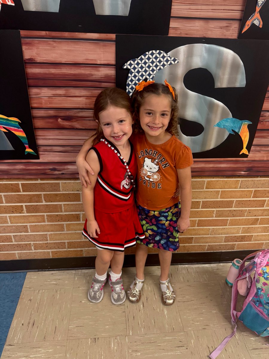 On Friday our campus participated in <a href="/AustinISD/">Austin ISD</a>  College Colors Day!  It was great to see sights of alma maters/colleges of choice around the school.  It was a great way to wrap up the school week 😀 <a href="/Matias_AISD/">Matias Segura</a>