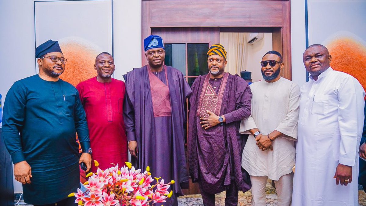 Earlier today, I paid a condolence visit to our APC National Chairman, Prof. Nentawe Yilwatda, over the passing of his dear mother.

A mother’s love is eternal, and her loss is deeply felt. I join the family and well-wishers in praying for Mama’s peaceful rest and for God’s