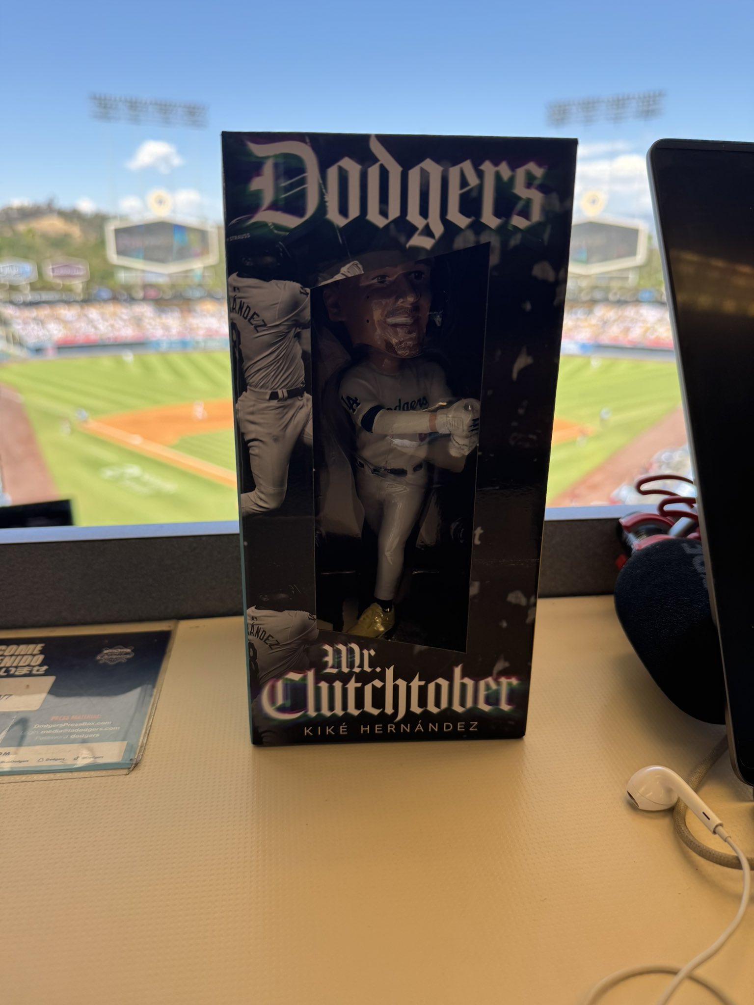 Dodgers Kiké Hernández Mr. Clutchtober DodgersBeat on X: 