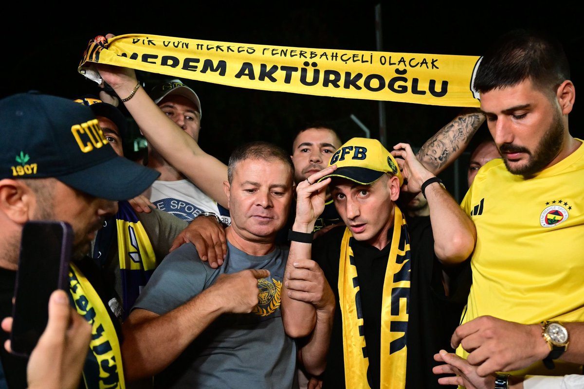 gencfborg's tweet image. Yeni transferimiz Kerem Aktürkoğlu, İstanbul’da! 🪄 

#GençFenerbahçeliler