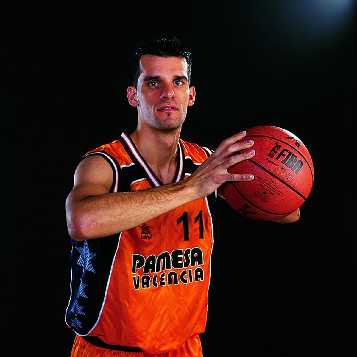 🏀Nacho Rodilla▶️ Exjugador de bàsquet espanyol que va disputar 13 temporades com a professional, ha entrat en directe per a parlar amb nosaltres📻

🎙️“Espanya està tenint més presència física i a base de rebot i de les idees més clares en atac ha millorat molt”