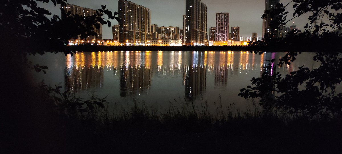 RaykoMike's tweet image. Продолжаю традицию смотреть на тёмную воду вечером 31-го августа