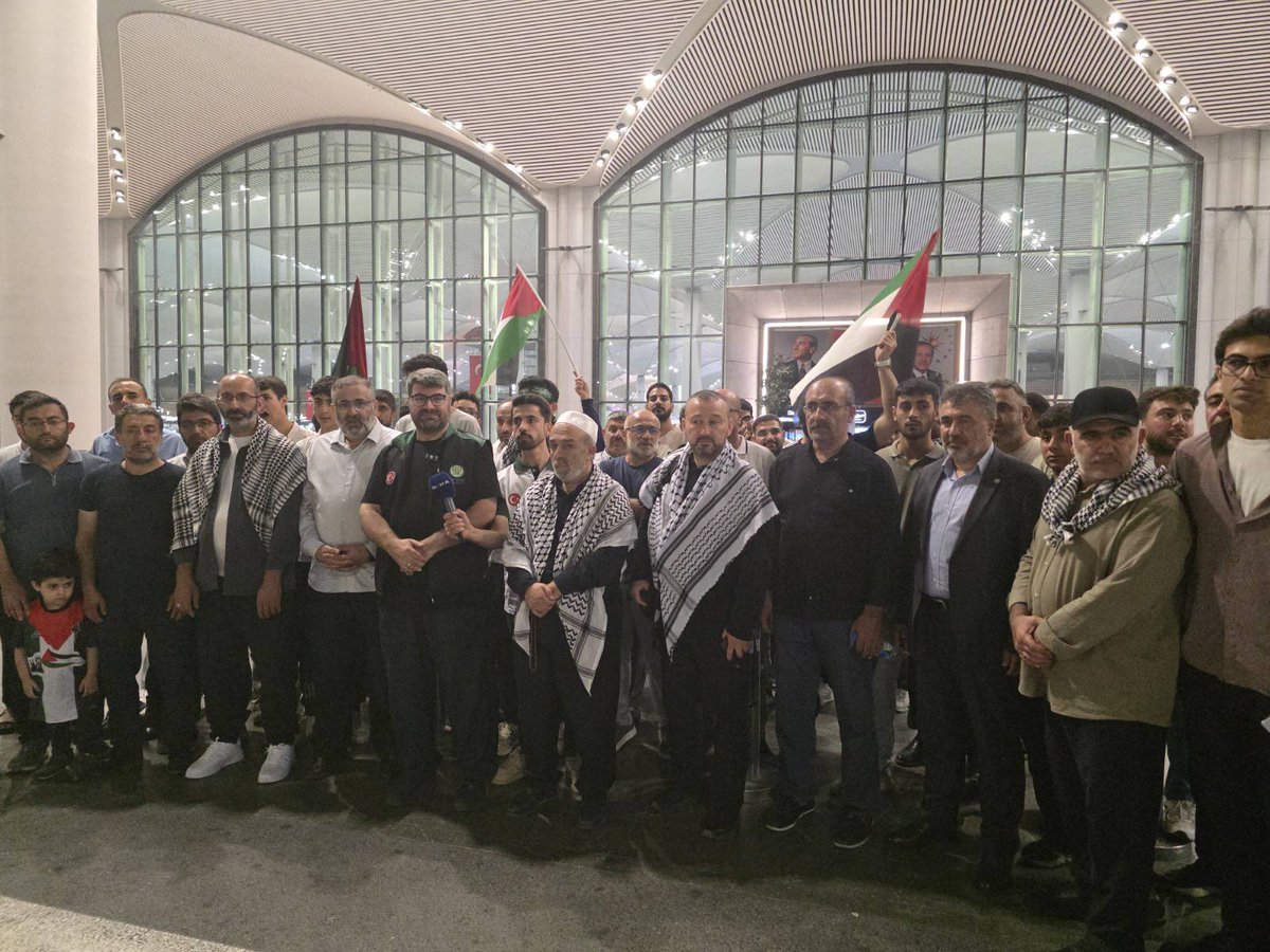 Genel Sekreterimiz Molla Muhammed Özer Küresel Sumûd Filosu’na katılmak üzere İstanbul Havalimanı’ndan dualar ile uğurlandı.