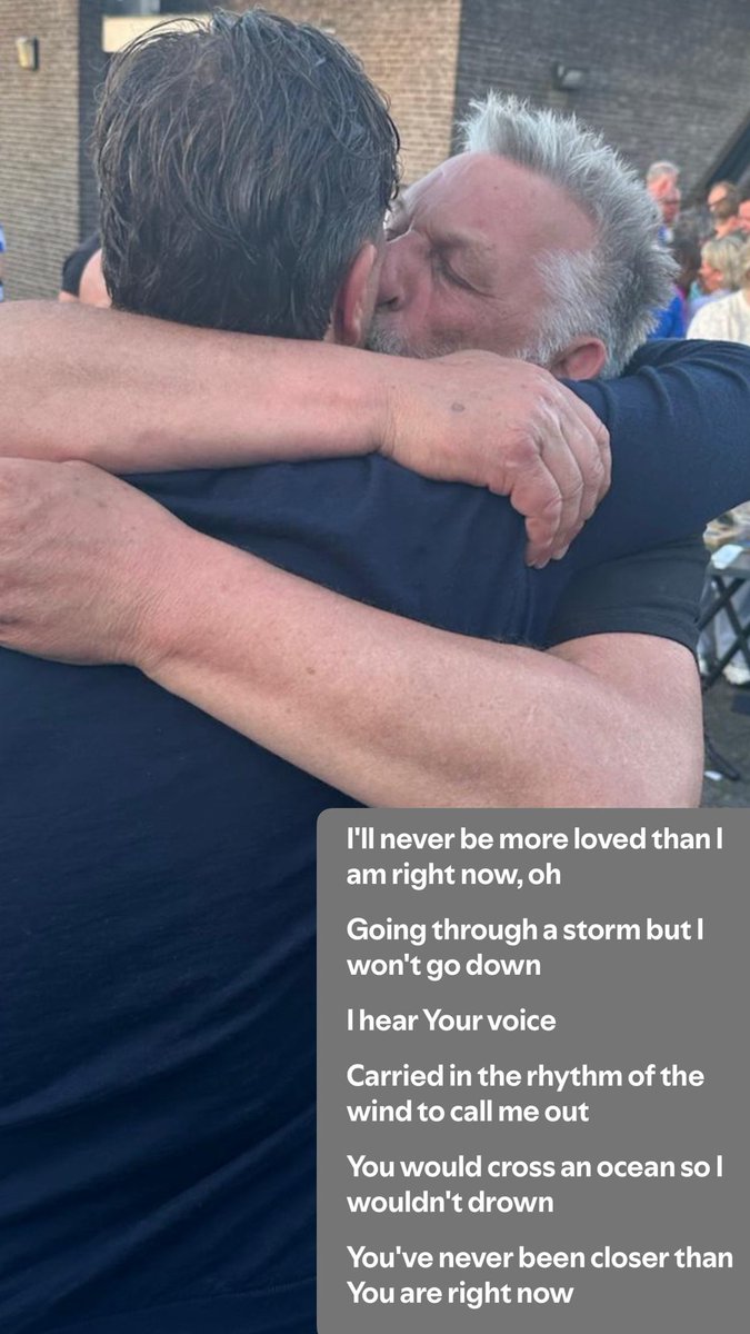 Pap, je weet dat ik niet van Twitter hou..
Mijn laatste tweet gaat over jou.

Ik wilde zo graag nog een knuffel, dat was helaas niet gegund..

Ik weet dat je op me wacht, net als altijd! 
Op die dag laat ik je nooit meer los🤍

Dikke kus je grootste vriend