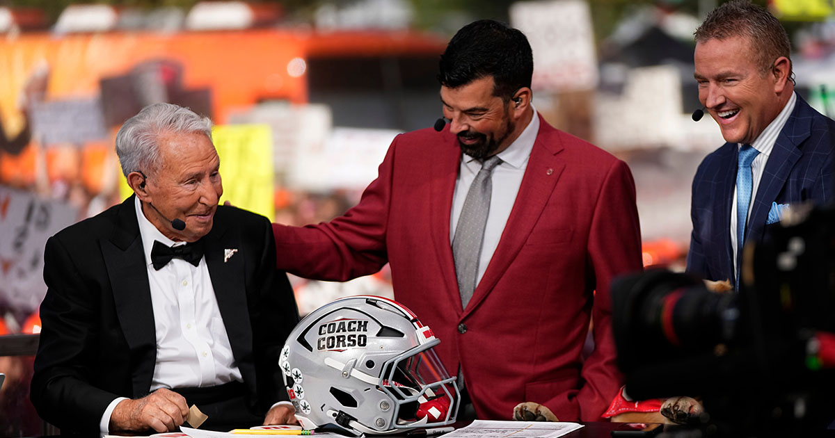 Lee Corso's final College GameDay averaged 3.5 million viewers, ESPN announced.

That makes it the most-watched episode EVER.

Read: on3.com/nil/news/lee-c…